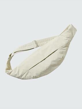 Uniqlo U crossbody bag in beige